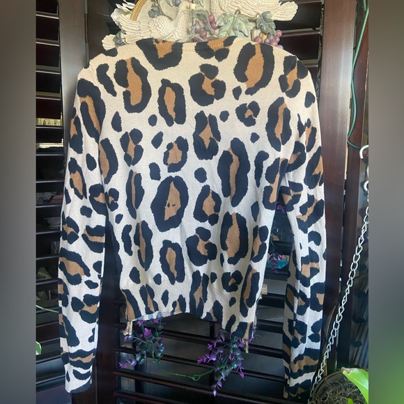 H&M cheetah print cotton buttoned down cardigan sweater top - Picture 2 of 4